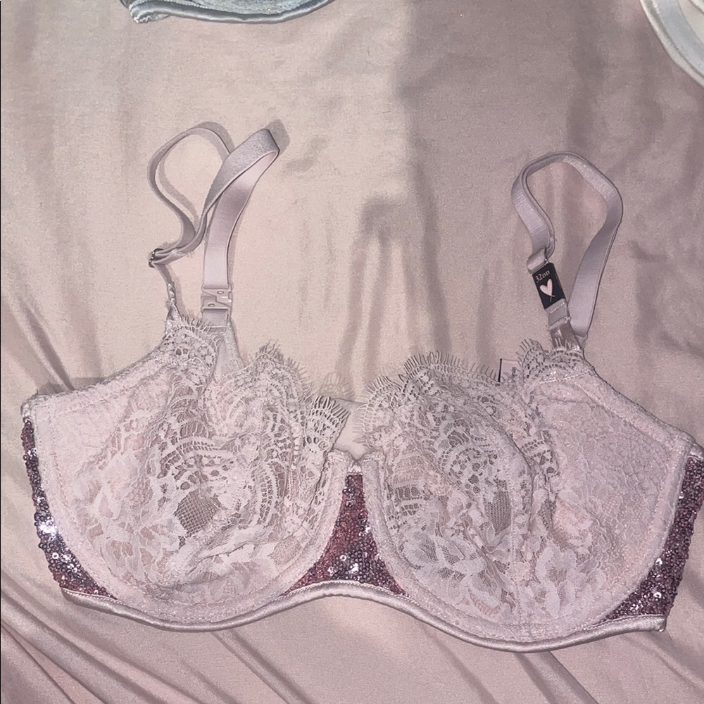 Lace Underwire Bra in Pink